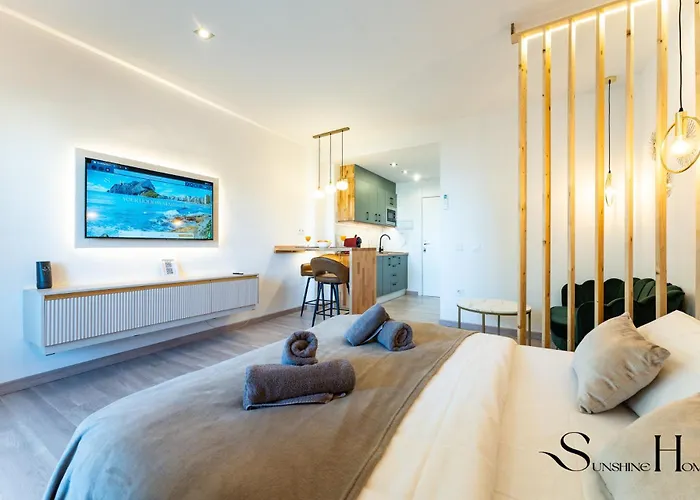 Seaview Beachfront Studio With Aqua Park & Balcony